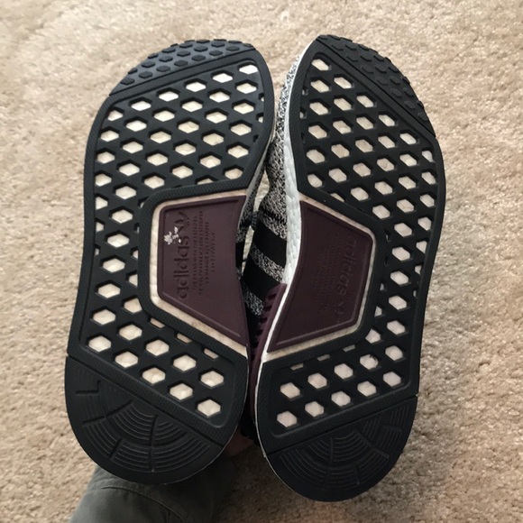 SOLD 💕Adidas NMD R1 - Picture 6 of 8